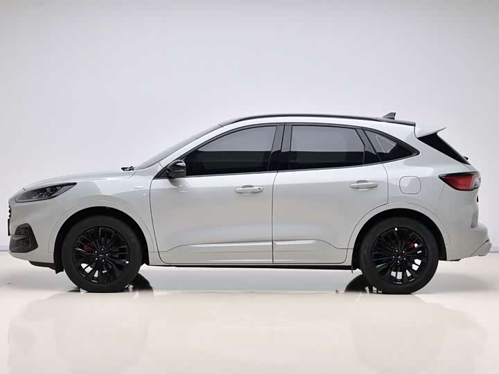 Ford Escape, 2023 — фото 7 из 9