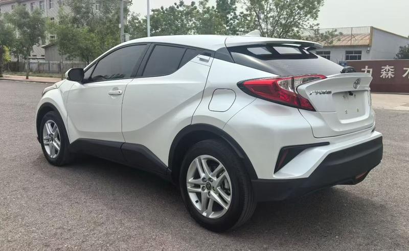 Toyota C-HR, 2023 — фото 4 из 9