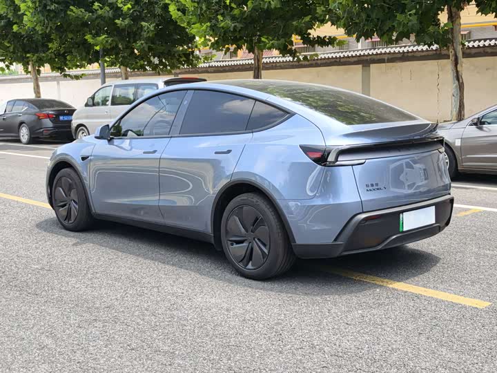 Tesla Model Y, 2026 — фото 3 из 9
