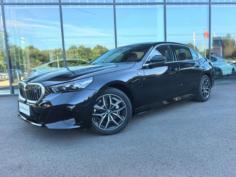 BMW i5, 2025 — купить в Калуге под ключ