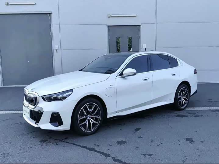 BMW i5, 2025 — купить в Саранске под ключ