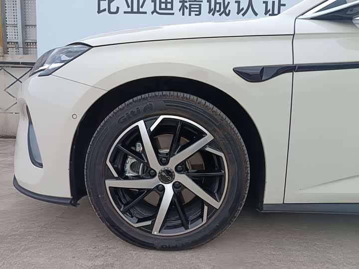 BYD Seal 07 DM-i Hybrid, 2025 — фото 5 из 9