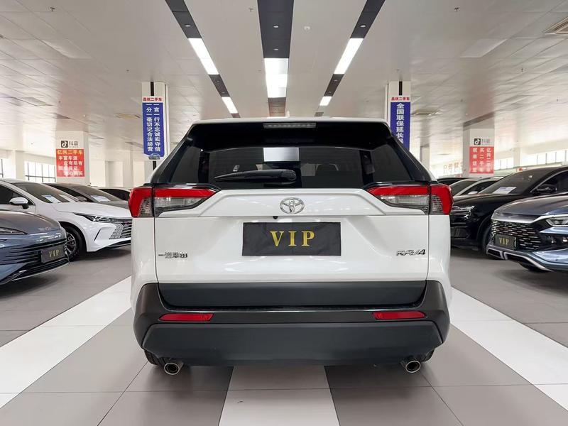 Toyota RAV4, 2022 — фото 4 из 12
