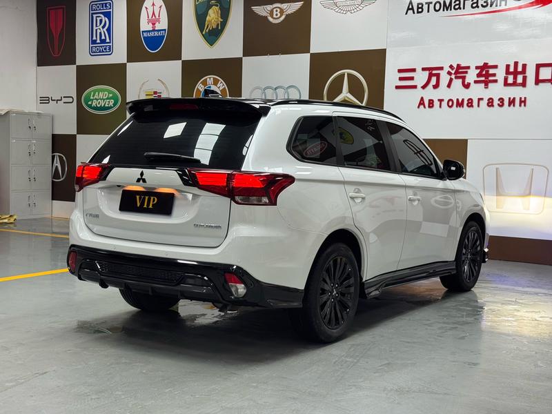 Mitsubishi Outlander, 2022 — фото 6 из 12