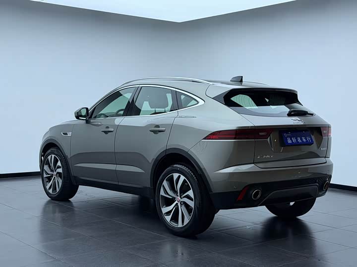Jaguar E-Pace, 2023 — фото 4 из 9