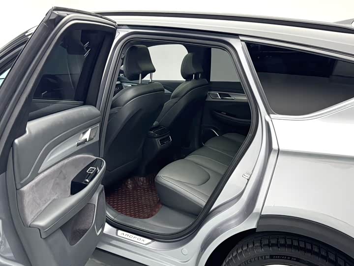 BAIC Arcfox Alpha T, 2021 — фото 4 из 9