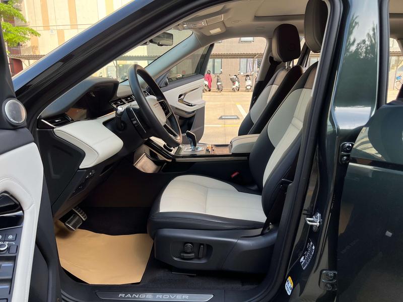 Land Rover Range Rover Evoque L, 2022 — фото 12 из 12