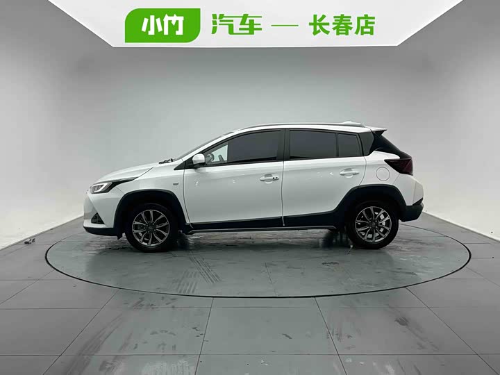 Toyota Yaris L Hatchback, 2022 — фото 3 из 9