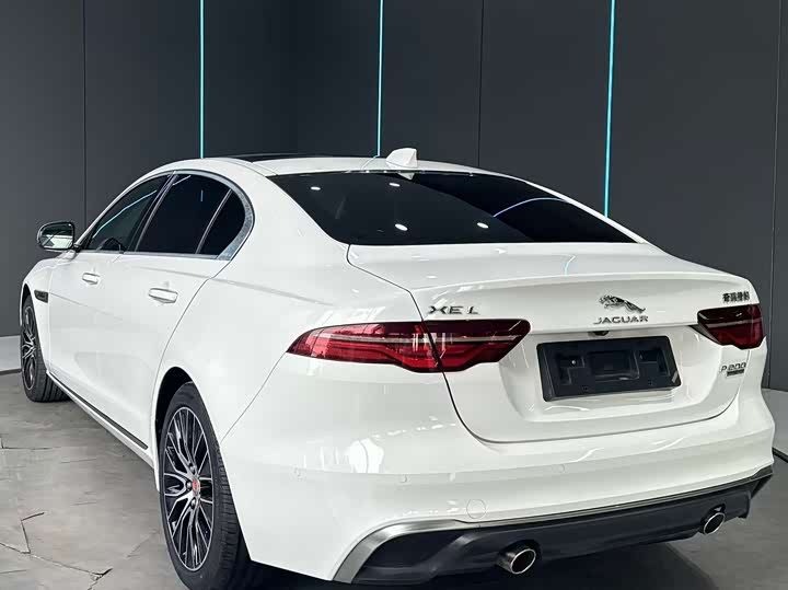 Jaguar XE L, 2021 — фото 8 из 9