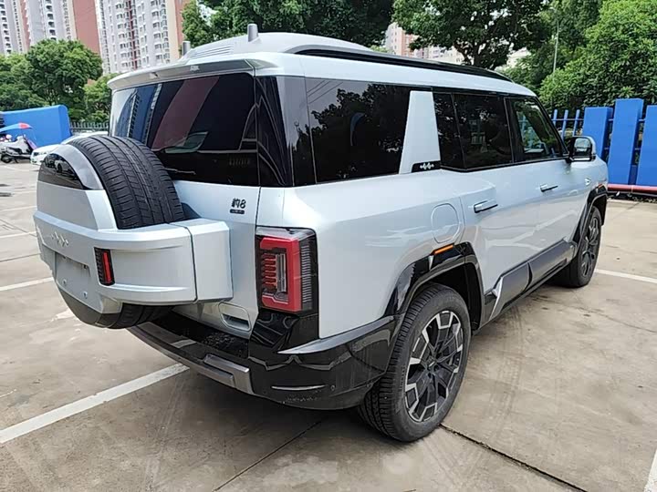 BYD FangChengBao Leopard 8, 2025 — фото 5 из 9