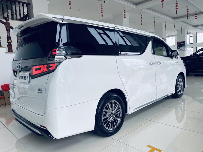 Toyota Vellfire, 2022 — фото 5 из 12