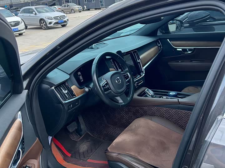 Volvo S90, 2022 — фото 8 из 9
