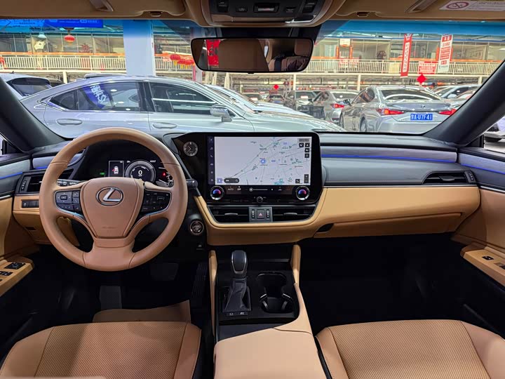 Lexus ES, 2025 — фото 7 из 9