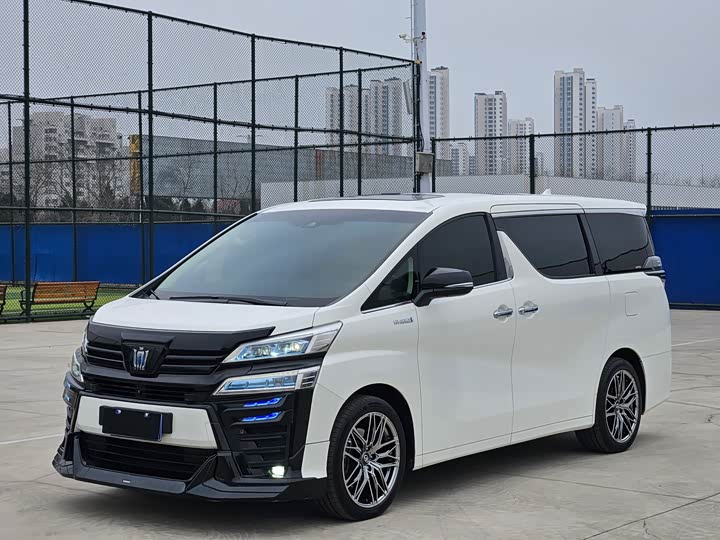 Toyota Vellfire, 2022 — купить в Перми под ключ