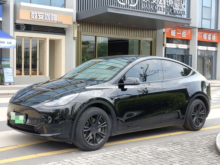 Tesla Model Y, 2023 — фото 3 из 9