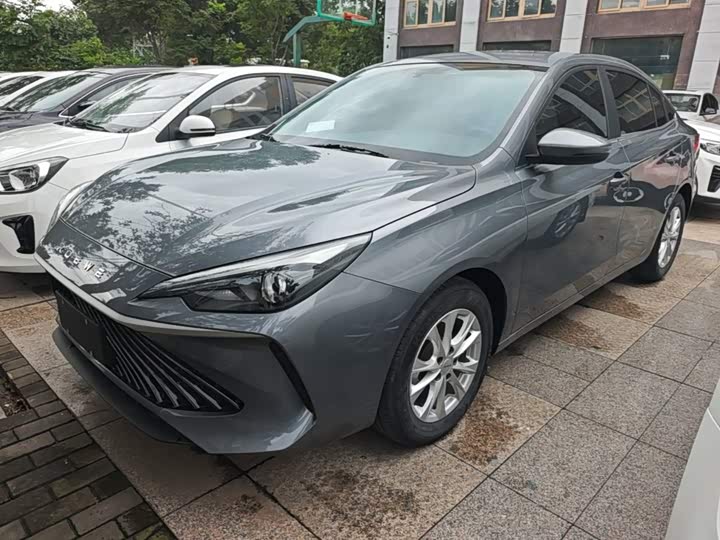Roewe i5, 2025 — фото 2 из 9