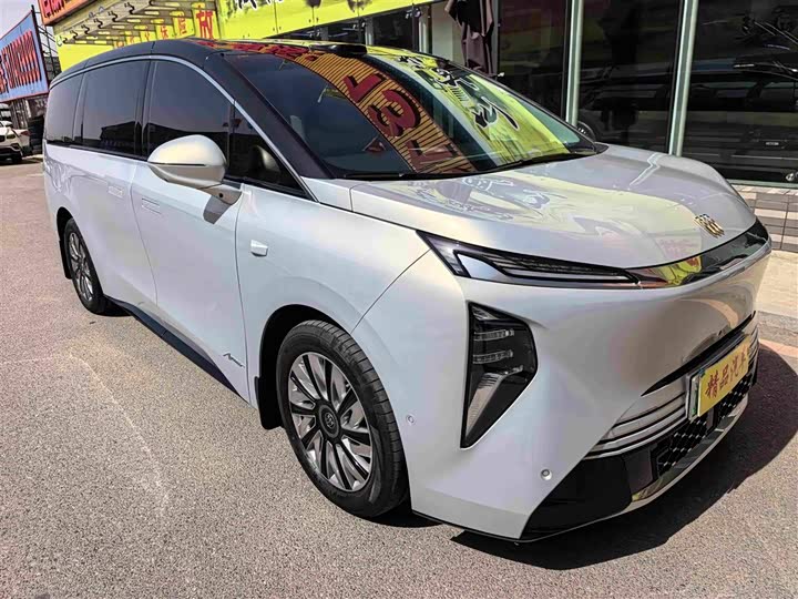 Buick OMPV, 2025 — фото 3 из 9