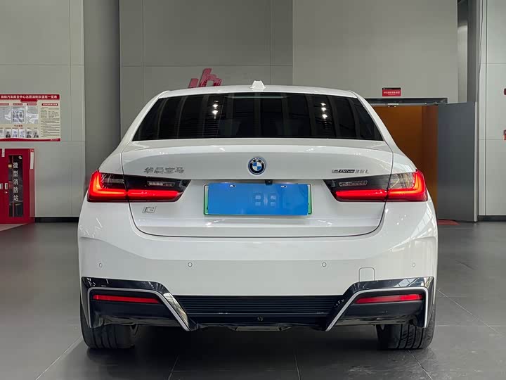 BMW i3, 2025 — фото 6 из 9