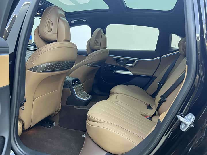 Mercedes-Benz E-Class, 2025 — фото 9 из 9