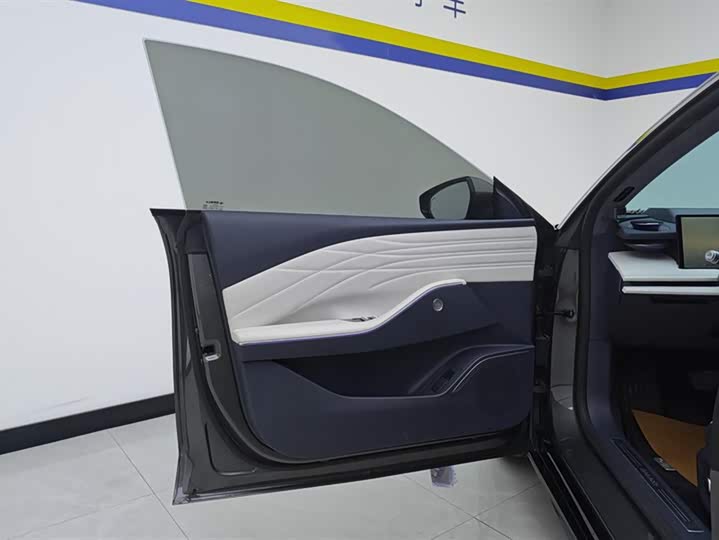 Geely Galaxy E8, 2024 — фото 7 из 9