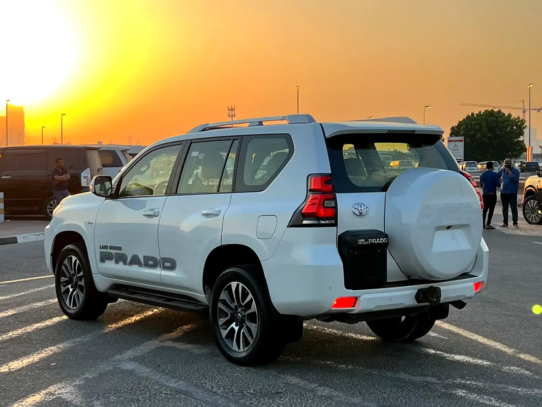 Toyota Prado, 2022 — фото 4 из 10