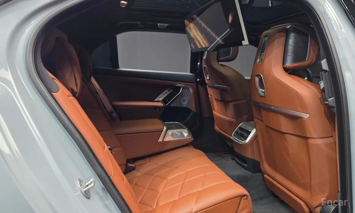 BMW 7 Series, 2025 — фото 11 из 12