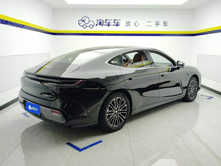 Geely Galaxy Starshine 8 EM-i, 2025 — фото 3 из 9