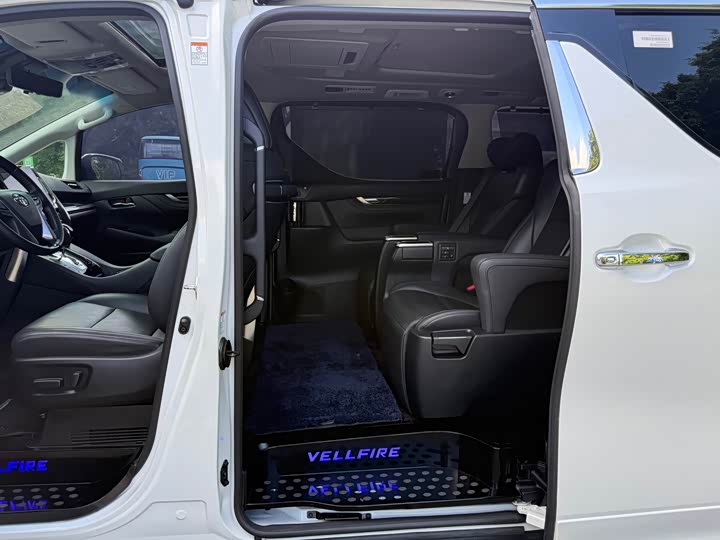 Toyota Vellfire, 2022 — фото 9 из 9