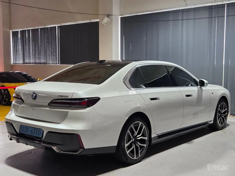 BMW i7, 2023 — фото 4 из 12