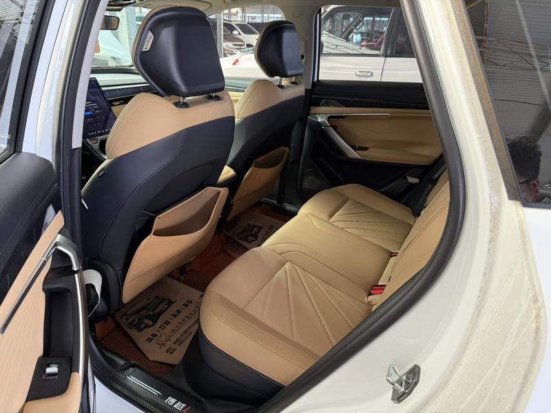 Geely Atlas L, 2022 — фото 10 из 12