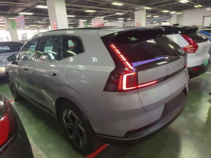 Volvo XC70 Hybrid, 2025 — фото 5 из 9