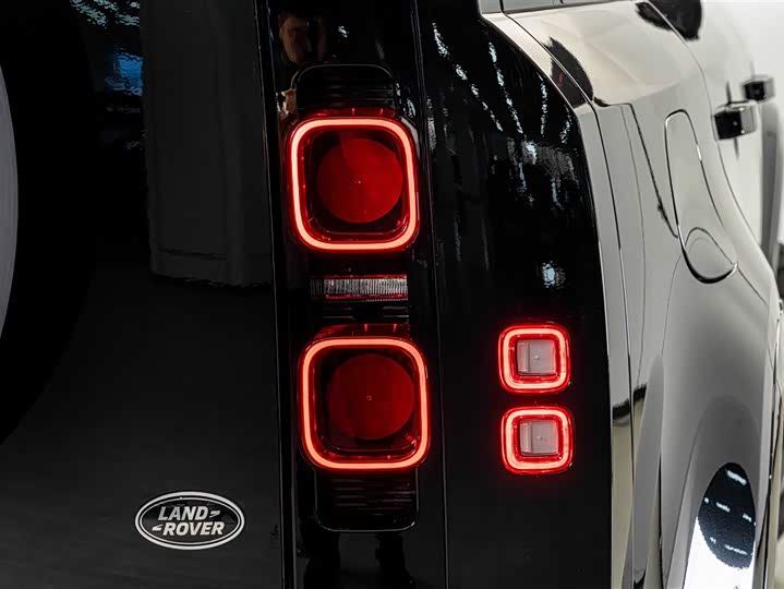 Land Rover Defender, 2025 — фото 8 из 9