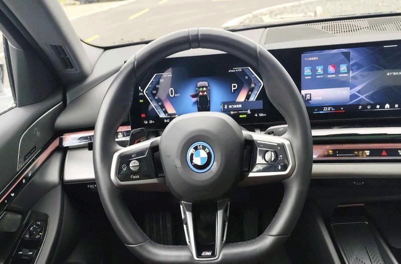 BMW i5, 2025 — фото 8 из 12