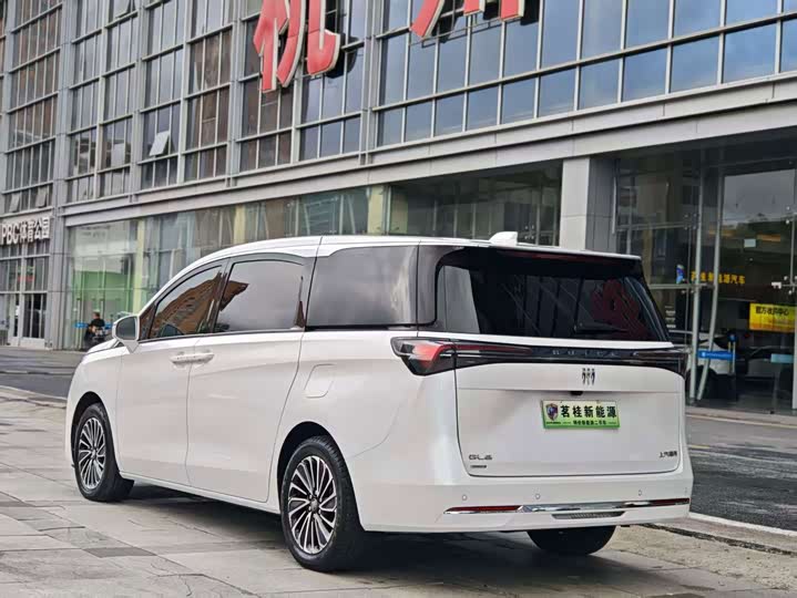 Buick GL8 Hybrid, 2025 — фото 4 из 9