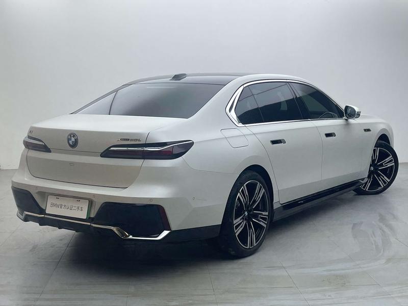 BMW i7, 2025 — фото 5 из 12