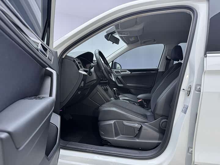 Volkswagen Tiguan L Pro, 2022 — фото 9 из 9