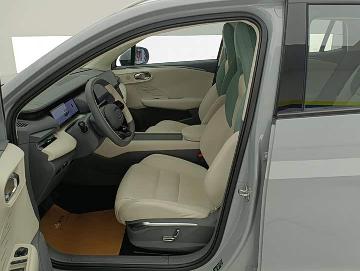 Lynk & Co 06 EM-P Hybrid, 2024 — фото 9 из 9