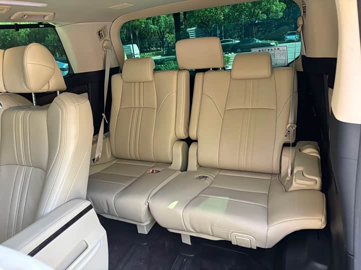 Toyota Vellfire, 2023 — фото 10 из 12