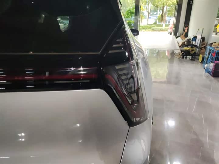 Geely Atlas L, 2025 — фото 8 из 12