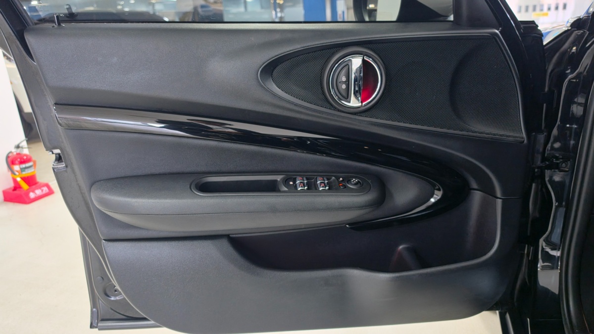 Mini Clubman, 2022 — фото 11 из 12