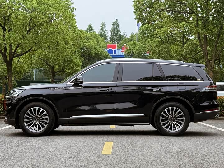 Lincoln Aviator, 2023 — фото 8 из 9