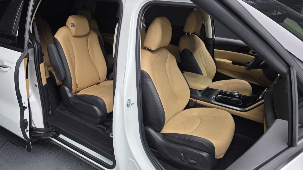 Kia Carnival, 2022 — фото 12 из 12