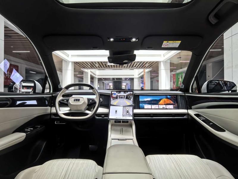 Geely Galaxy L7, 2024 — фото 9 из 12