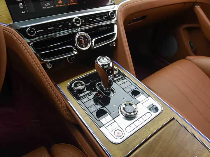 Bentley Flying Spur, 2024 — фото 7 из 9