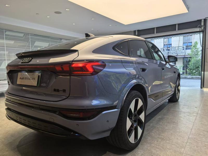 Audi Q6L e-tron Sportback, 2025 — фото 5 из 12