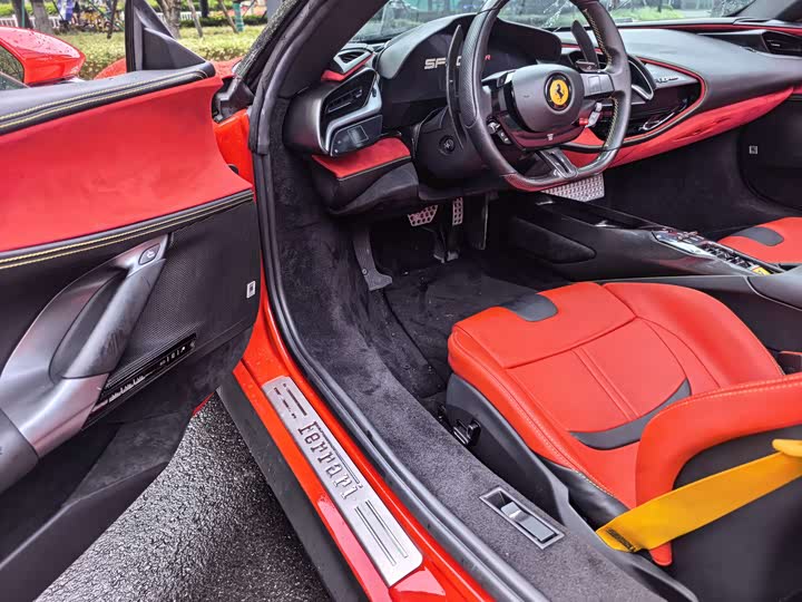 Ferrari SF90, 2023 — фото 9 из 9