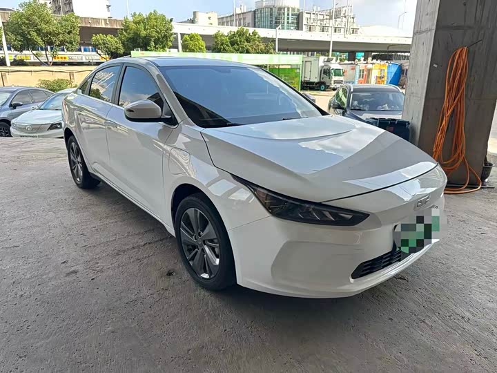 Geely Geometry G6, 2022 — фото 3 из 9