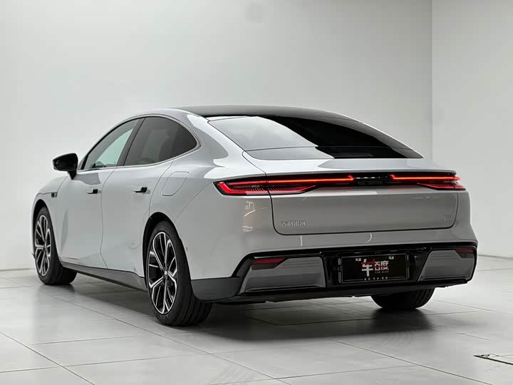 Geely Galaxy E8, 2025 — фото 6 из 9