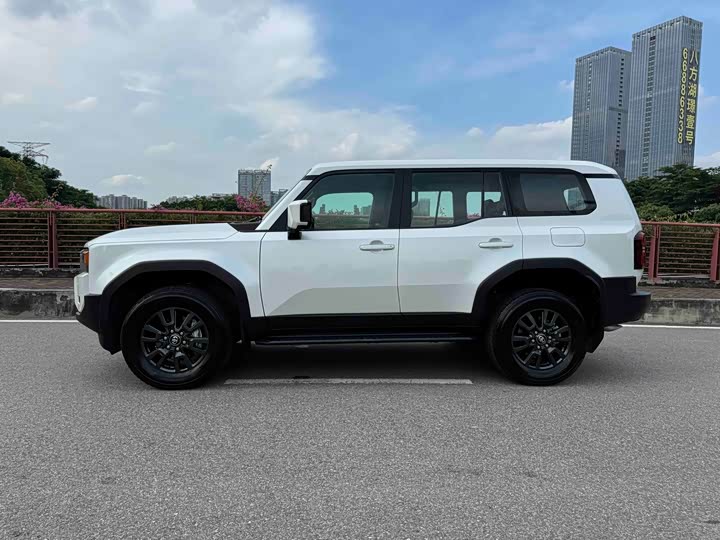 Toyota Prado, 2025 — фото 4 из 9