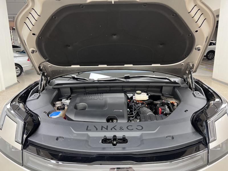 Lynk & Co 08 EM-P Hybrid, 2024 — фото 11 из 12